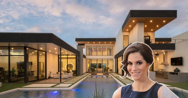 Jami Gertz House in Beverly Hills with Mediterranean style and pool.