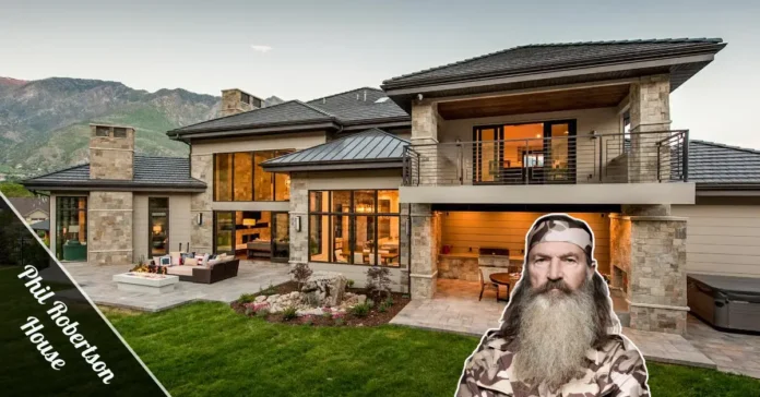 Exterior view of the phil robertson house on Mouth of Cypress Rd, West Monroe, Louisiana — Duck Dynasty star's $1.5M rustic property.